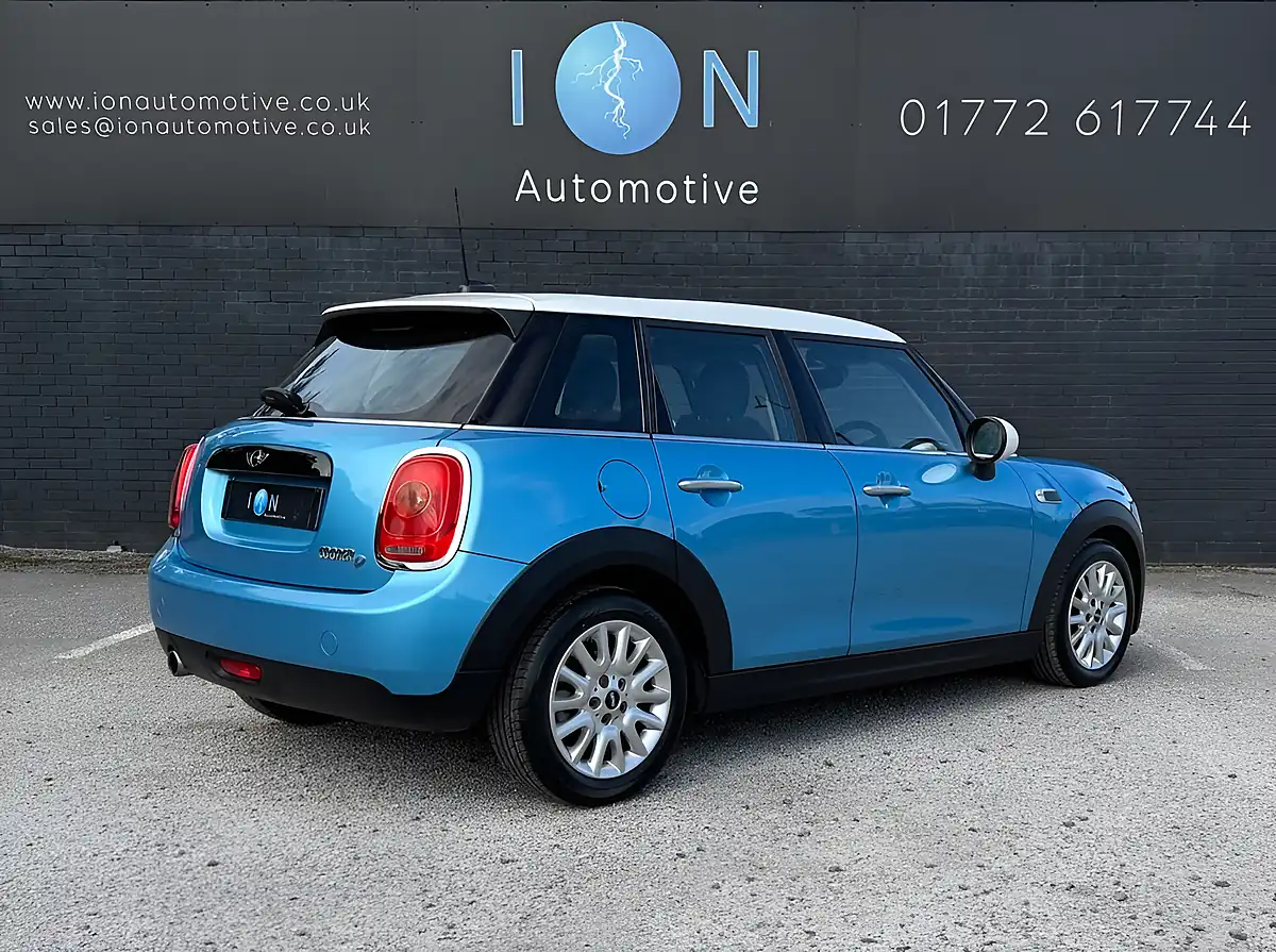 Used 2016 MINI Hatch Cooper Electric Blue Ii - Interior and Exterior details 2