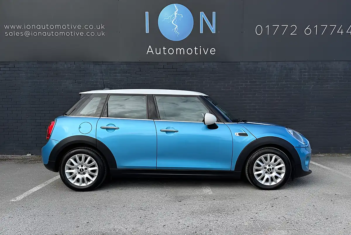 Used 2016 MINI Hatch Cooper Electric Blue Ii - Interior and Exterior details 5