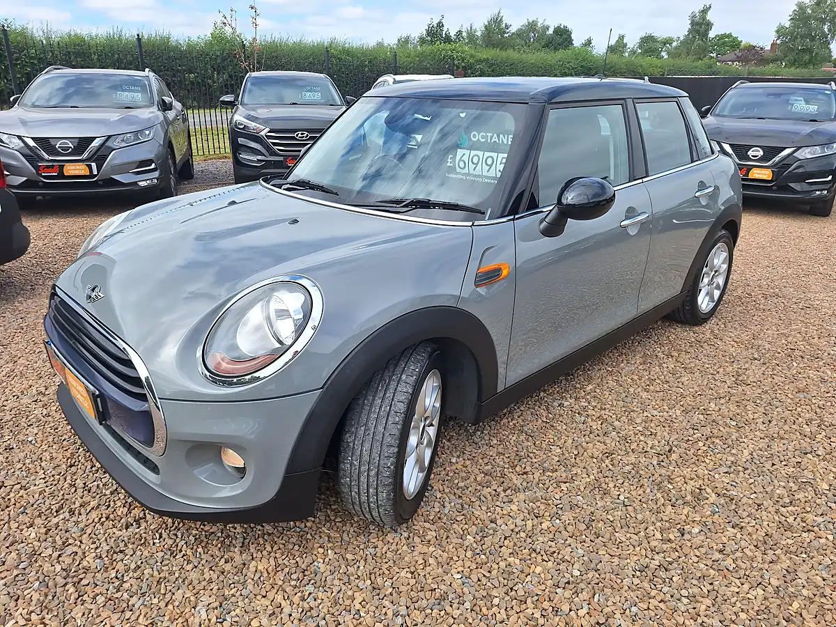 Used 2016 MINI Hatch Cooper Grey - Interior and Exterior details 3