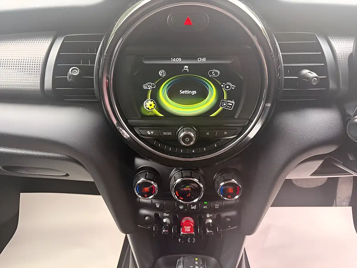 Used 2016 MINI Hatch Cooper Melting Silver - Interior and Exterior details 10
