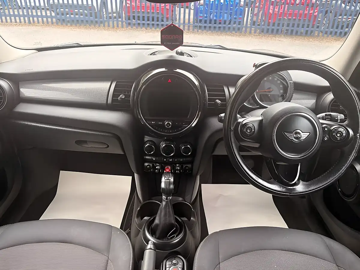 Used 2016 MINI Hatch Cooper Melting Silver - Interior and Exterior details 7