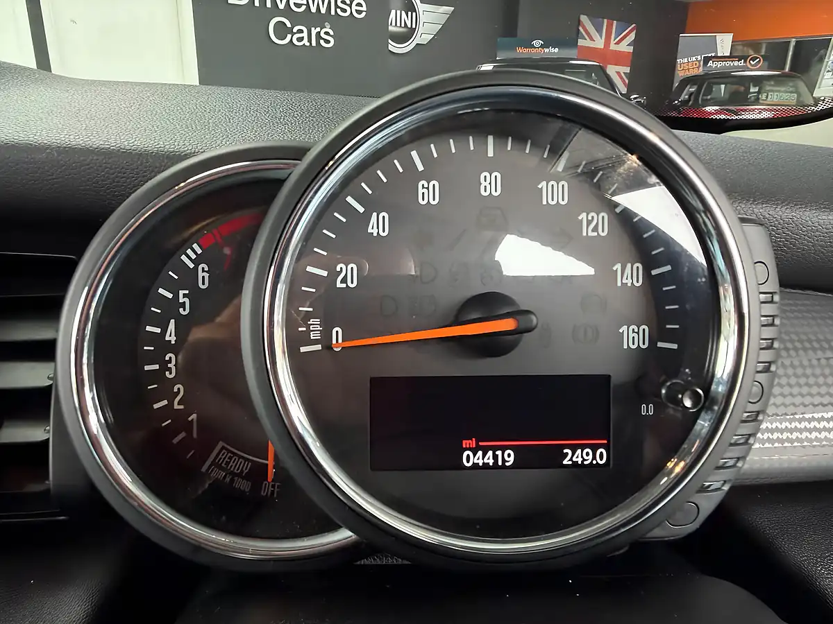 Used 2016 MINI Hatch Cooper Midnight Black - Interior and Exterior details 13