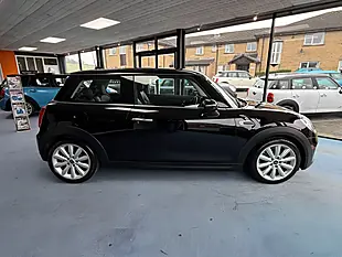 Used 2016 MINI Hatch Cooper Midnight Black - Interior and Exterior details 2