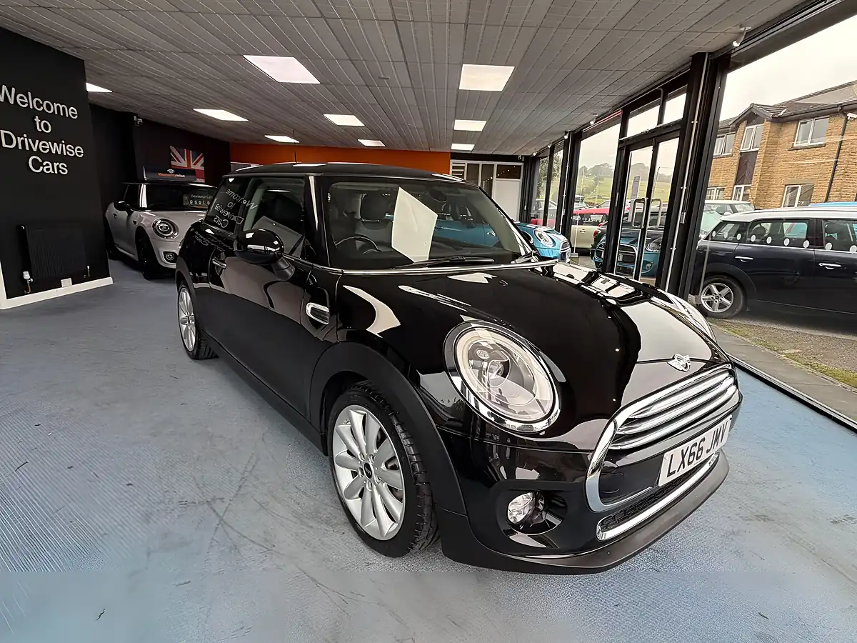 Used 2016 MINI Hatch Cooper Midnight Black - Interior and Exterior details 3