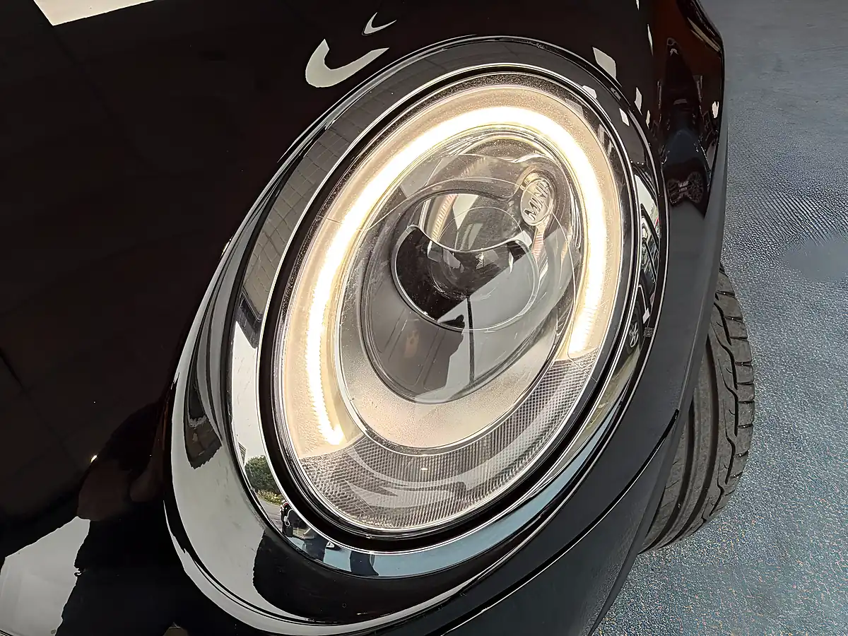 Used 2016 MINI Hatch Cooper Midnight Black - Interior and Exterior details 7