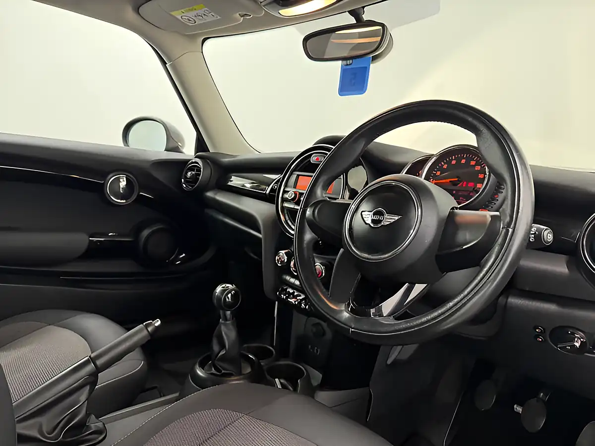 Used 2016 MINI Hatch Cooper Midnight Black - Interior and Exterior details 14
