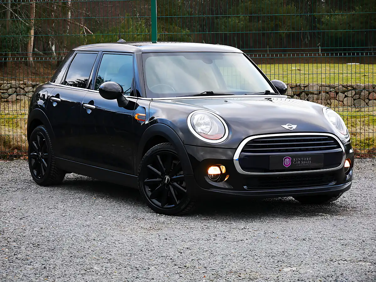 Used 2016 MINI Hatch Cooper Midnight Black - Front View