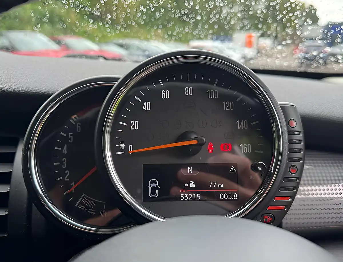 Used 2016 MINI Hatch Cooper Moonwalk Grey - Interior and Exterior details 10