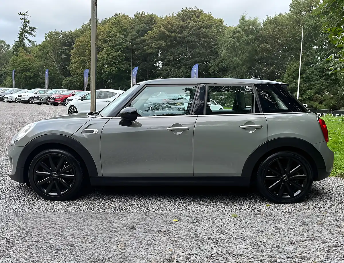 Used 2016 MINI Hatch Cooper Moonwalk Grey - Interior and Exterior details 6