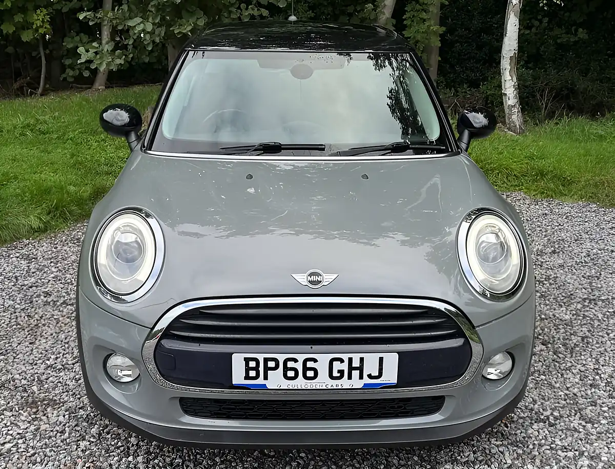 Used 2016 MINI Hatch Cooper Moonwalk Grey - Interior and Exterior details 8