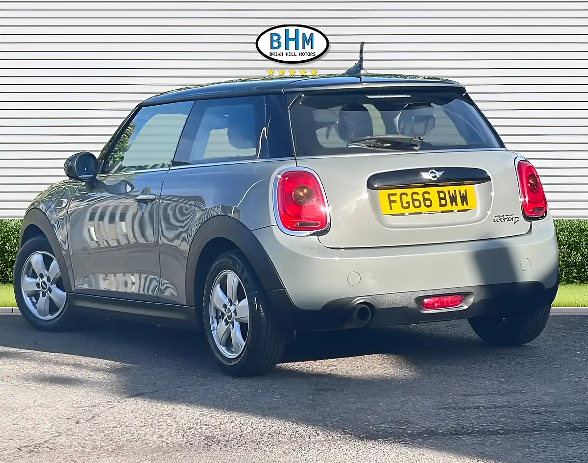 Used 2016 MINI Hatch Cooper Moonwalk Grey - Interior and Exterior details 17