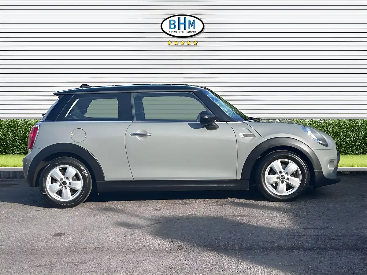 Used 2016 MINI Hatch Cooper Moonwalk Grey - Interior and Exterior details 2