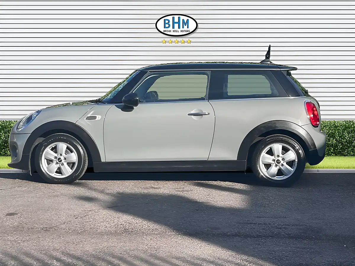 Used 2016 MINI Hatch Cooper Moonwalk Grey - Interior and Exterior details 7