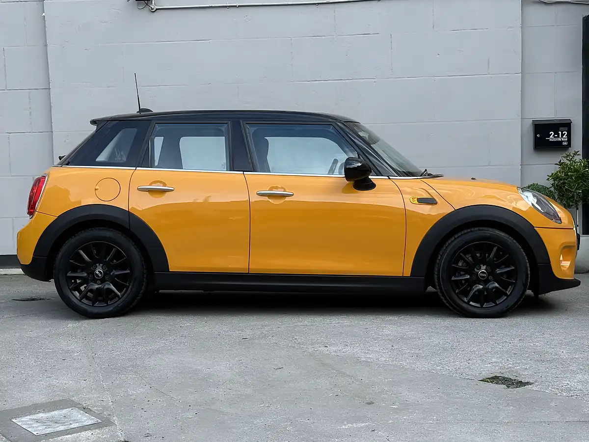 Used 2016 MINI Hatch Cooper Orange - Interior and Exterior details 6