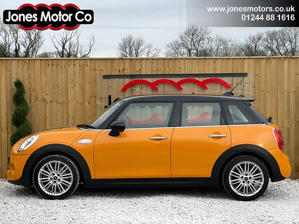 Used 2016 MINI Hatch Cooper Orange - Interior and Exterior details 2