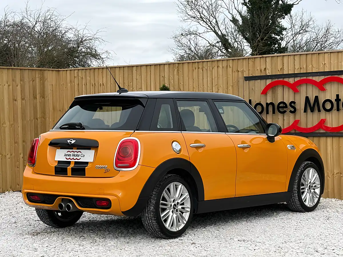 Used 2016 MINI Hatch Cooper Orange - Interior and Exterior details 6