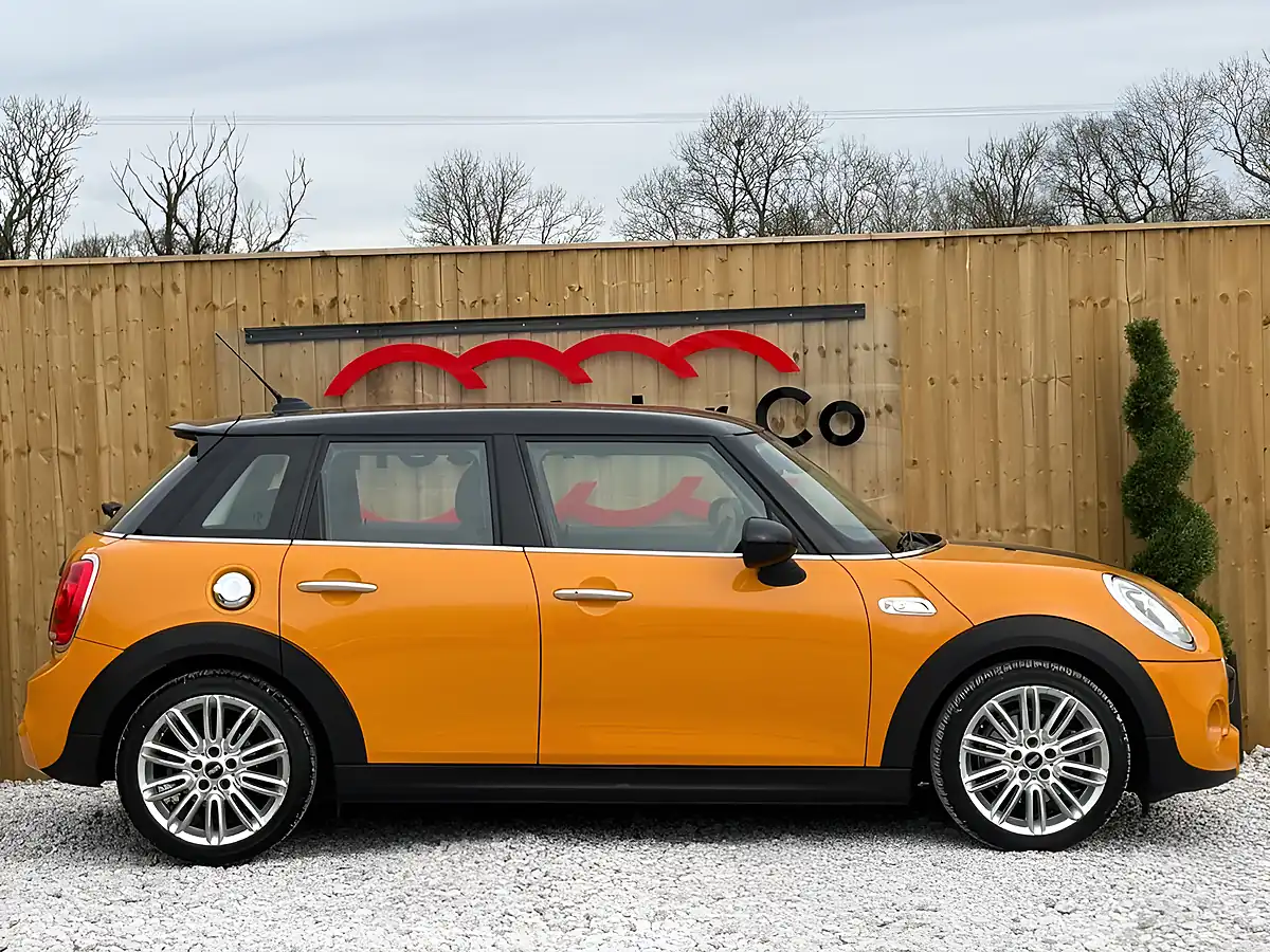 Used 2016 MINI Hatch Cooper Orange - Interior and Exterior details 7