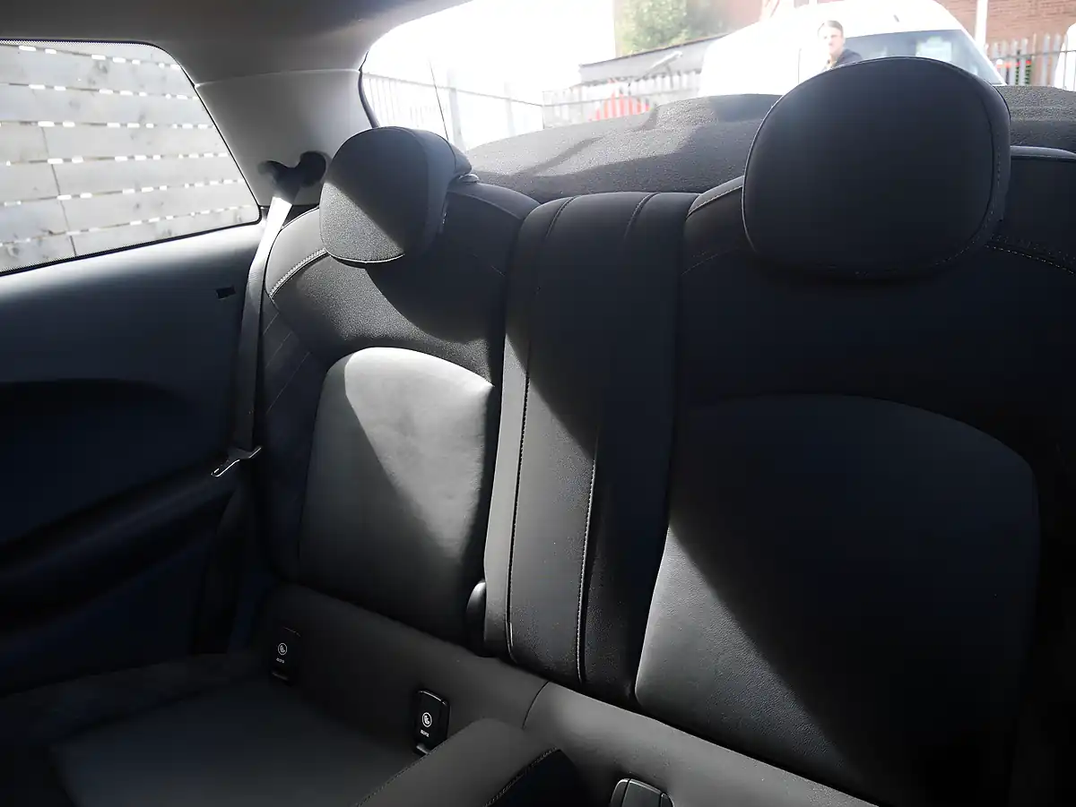 Used 2016 MINI Hatch Cooper Pepper White - Interior and Exterior details 17