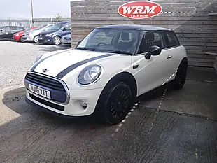 Used 2016 MINI Hatch Cooper Pepper White - Interior and Exterior details 4