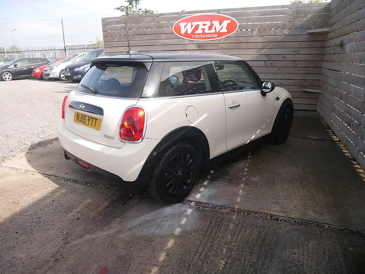 Used 2016 MINI Hatch Cooper Pepper White - Interior and Exterior details 6