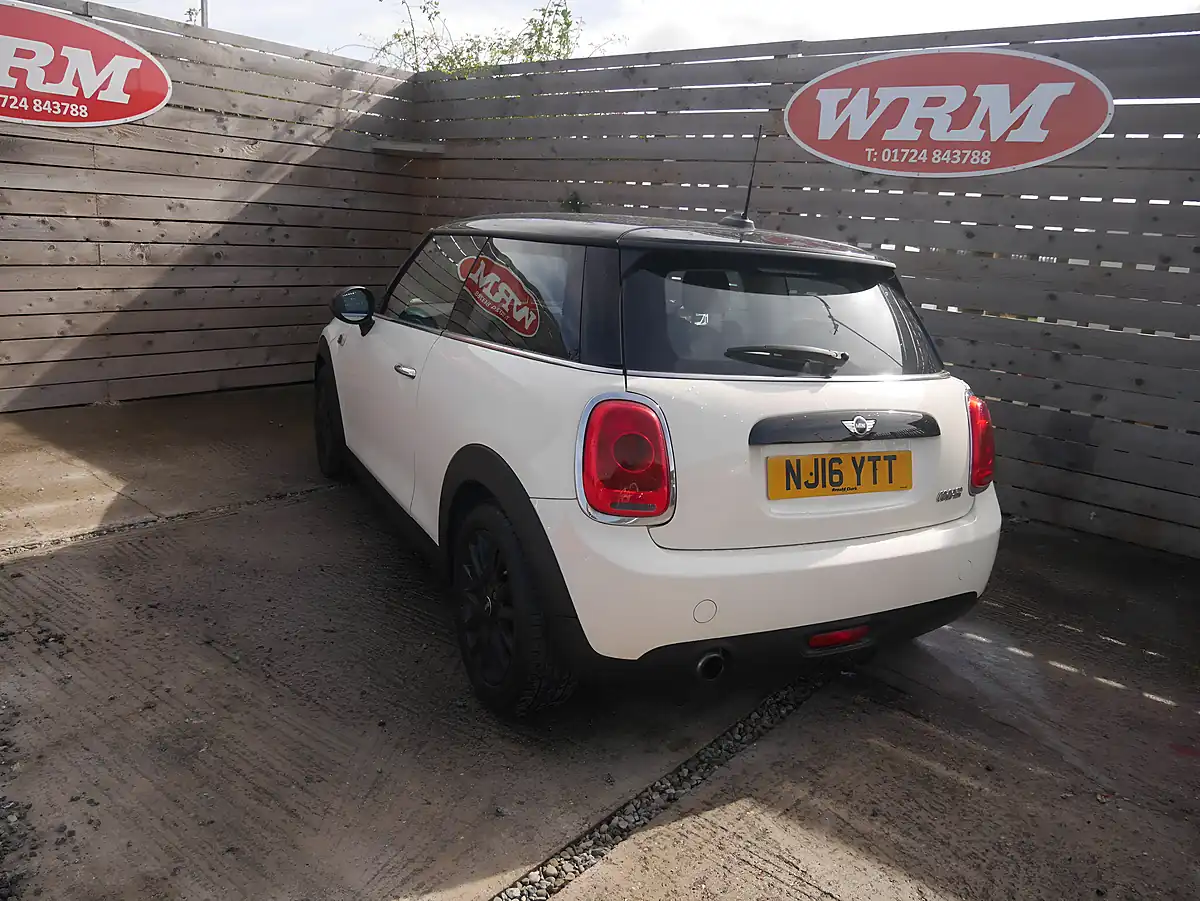 Used 2016 MINI Hatch Cooper Pepper White - Interior and Exterior details 8