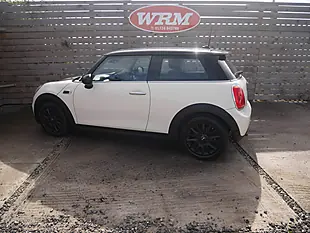 Used 2016 MINI Hatch Cooper Pepper White - Interior and Exterior details 9