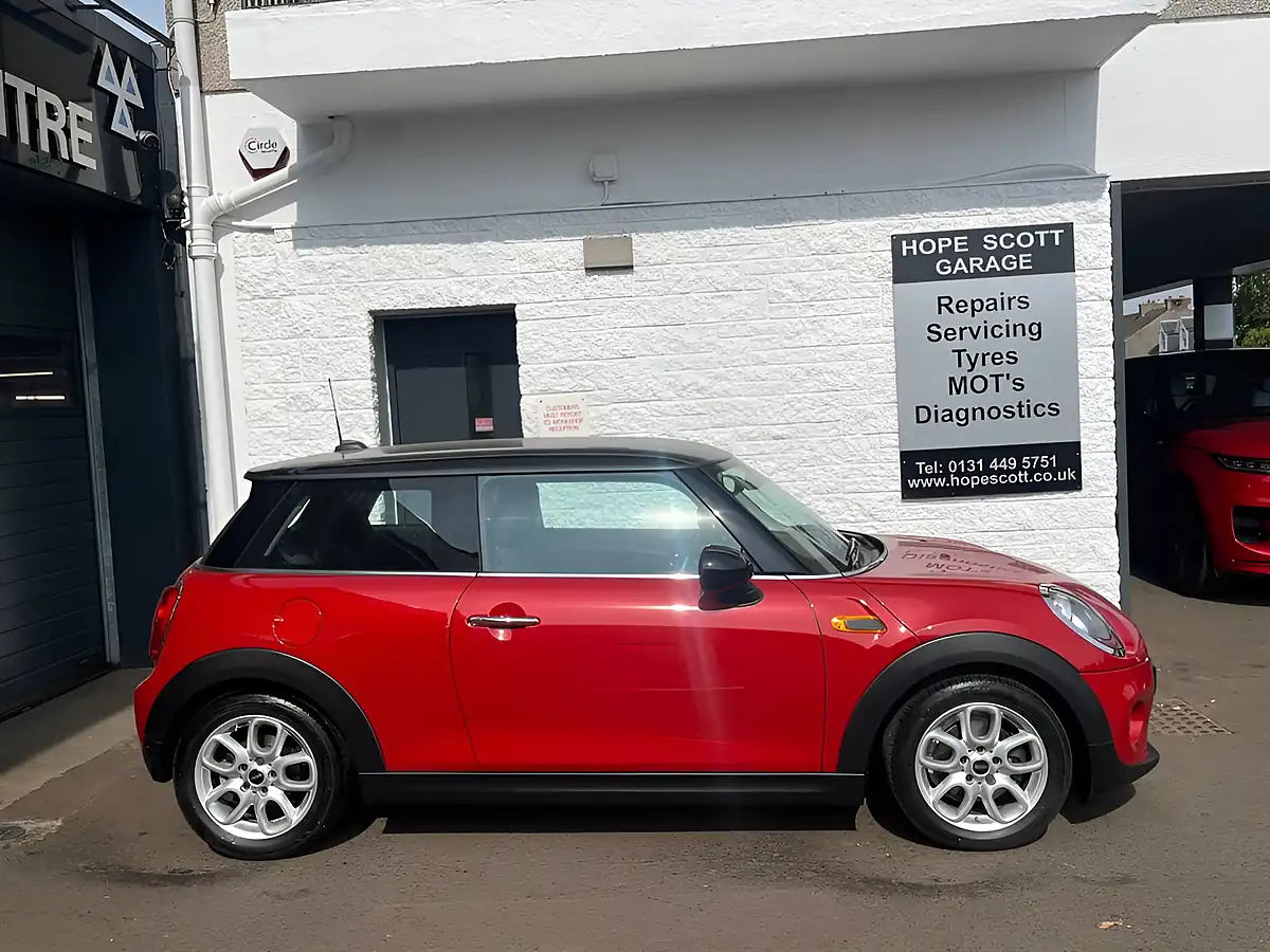 Used 2016 MINI Hatch Cooper Red - Interior and Exterior details 2