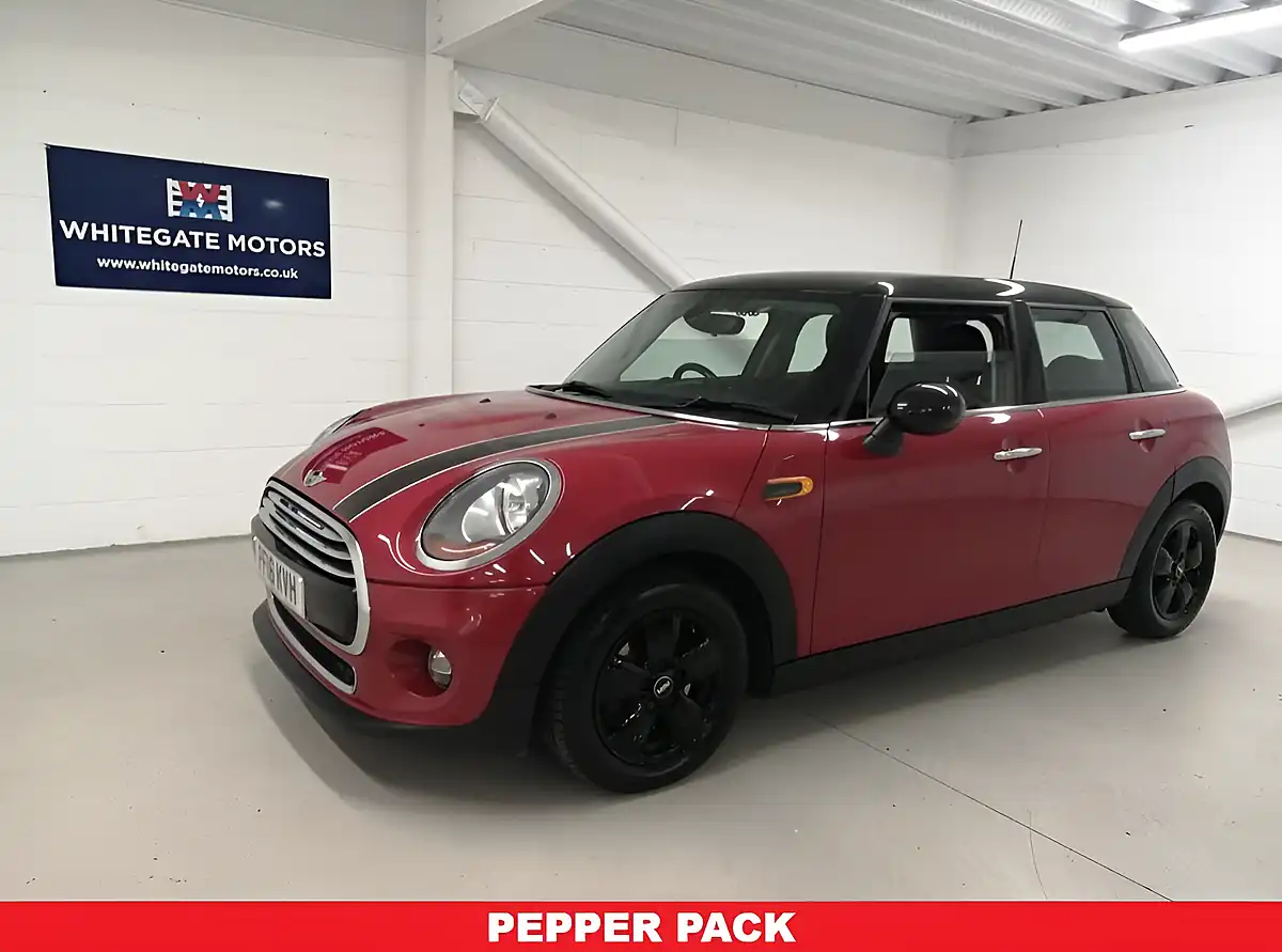 Used 2016 MINI Hatch Cooper Red - Interior and Exterior details 3