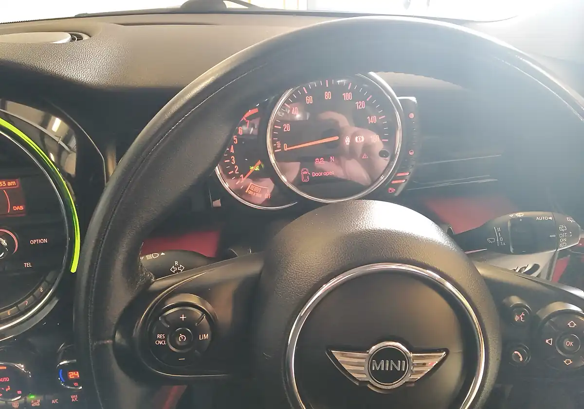 Used 2016 MINI Hatch Cooper Red - Interior and Exterior details 11