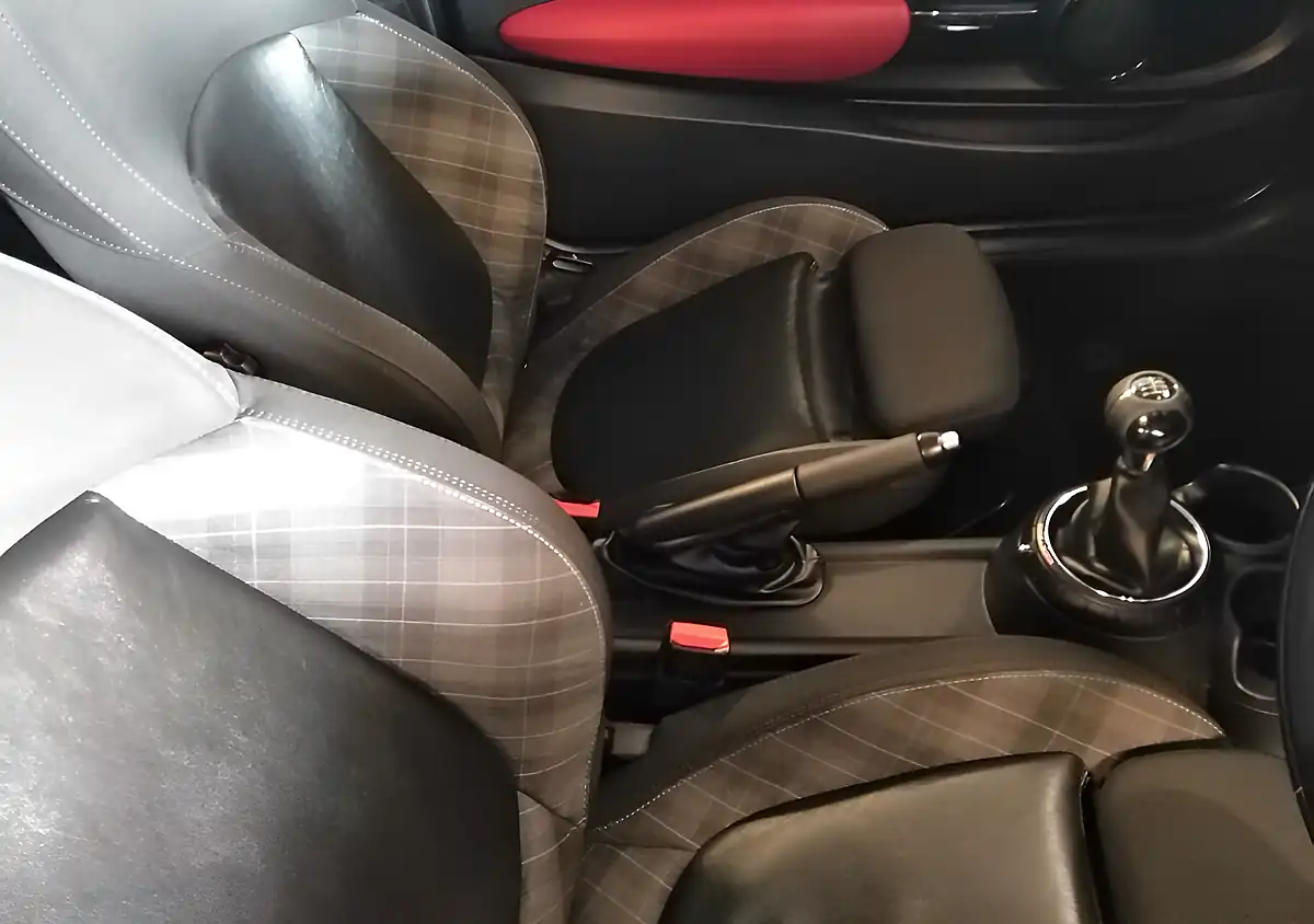 Used 2016 MINI Hatch Cooper Red - Interior and Exterior details 12
