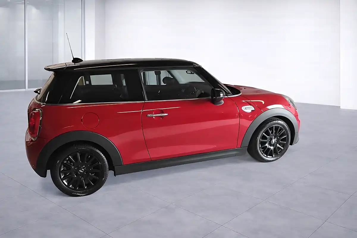 Used 2016 MINI Hatch Cooper Red - Interior and Exterior details 2