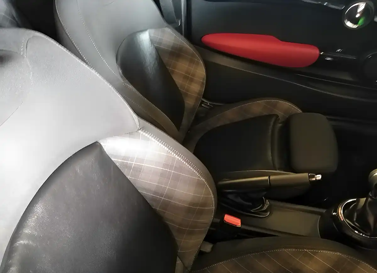 Used 2016 MINI Hatch Cooper Red - Interior and Exterior details 9