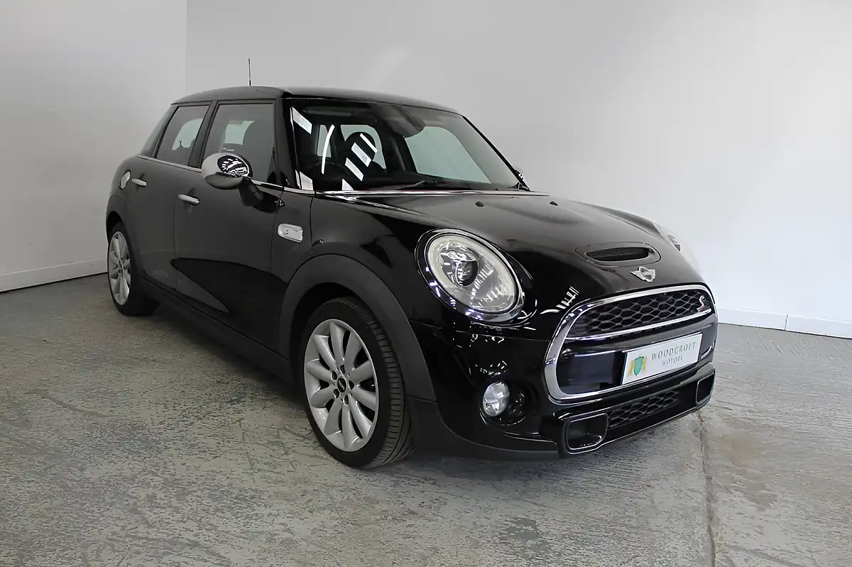 Used 2016 MINI Hatch Cooper S Black - Front View