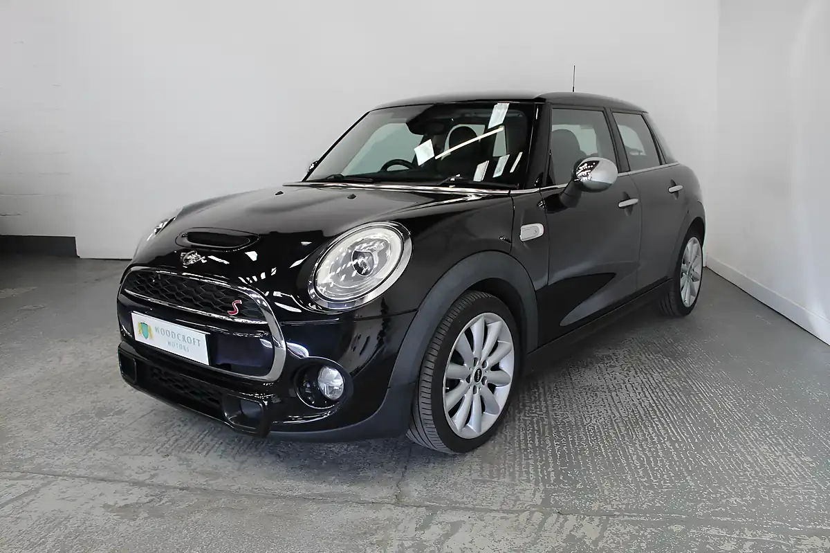 Used 2016 MINI Hatch Cooper S Black - Interior and Exterior details 2