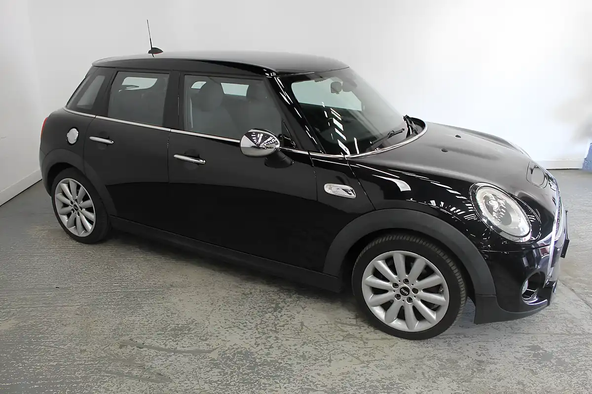 Used 2016 MINI Hatch Cooper S Black - Interior and Exterior details 3