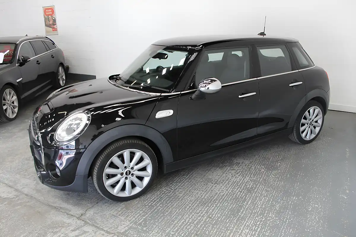 Used 2016 MINI Hatch Cooper S Black - Interior and Exterior details 4