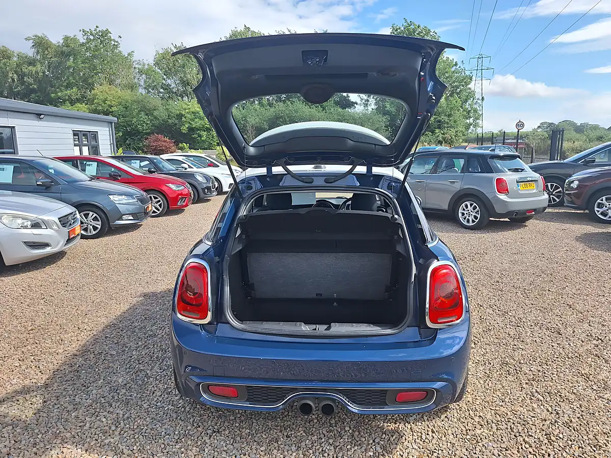 Used 2016 MINI Hatch Cooper S Blue - Interior and Exterior details 17