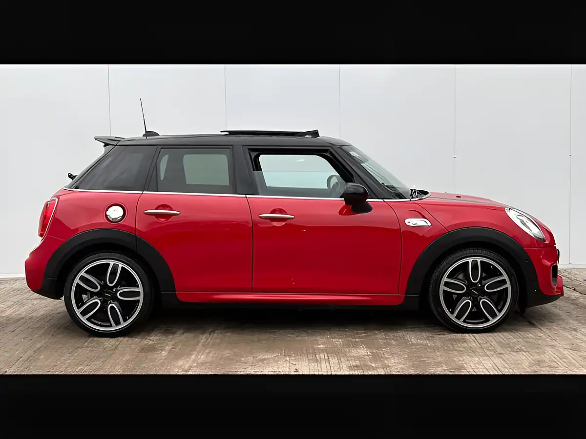 Used 2016 MINI Hatch Cooper S Chili Red - Interior and Exterior details 13