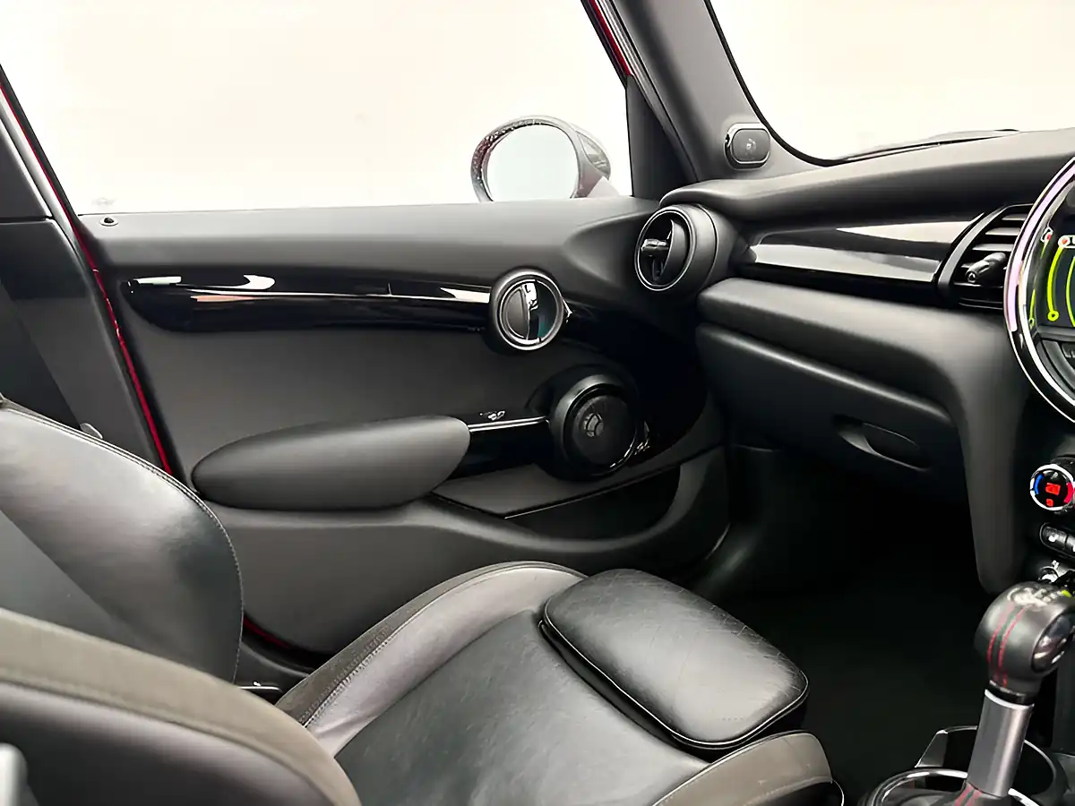 Used 2016 MINI Hatch Cooper S Chili Red - Interior and Exterior details 14
