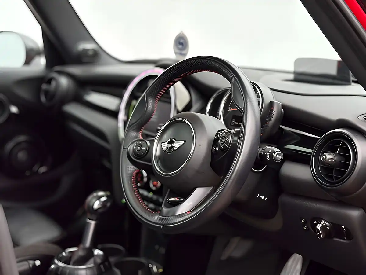 Used 2016 MINI Hatch Cooper S Chili Red - Interior and Exterior details 16