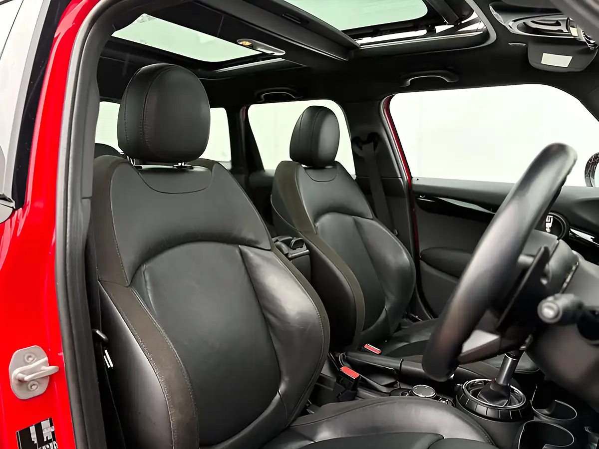 Used 2016 MINI Hatch Cooper S Chili Red - Interior and Exterior details 17