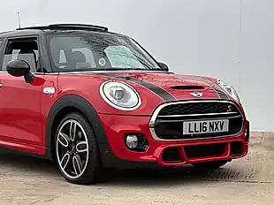 Used 2016 MINI Hatch Cooper S Chili Red - Interior and Exterior details 2