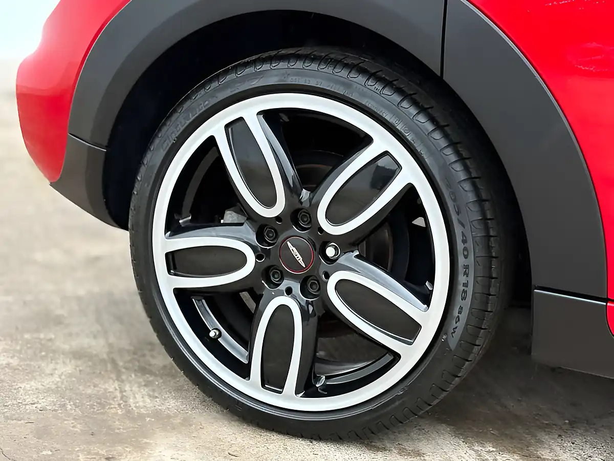Used 2016 MINI Hatch Cooper S Chili Red - Interior and Exterior details 9
