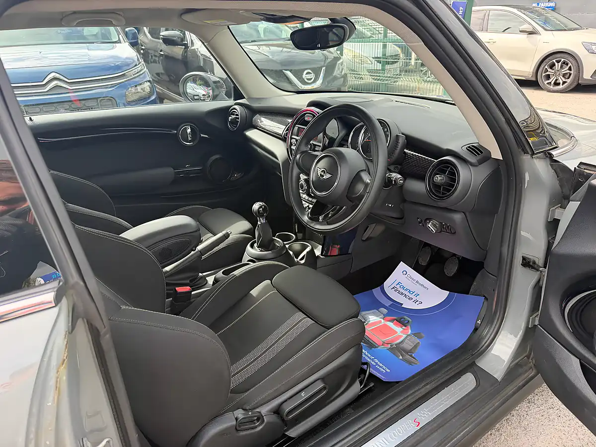 Used 2016 MINI Hatch Cooper S Grey - Interior and Exterior details 8