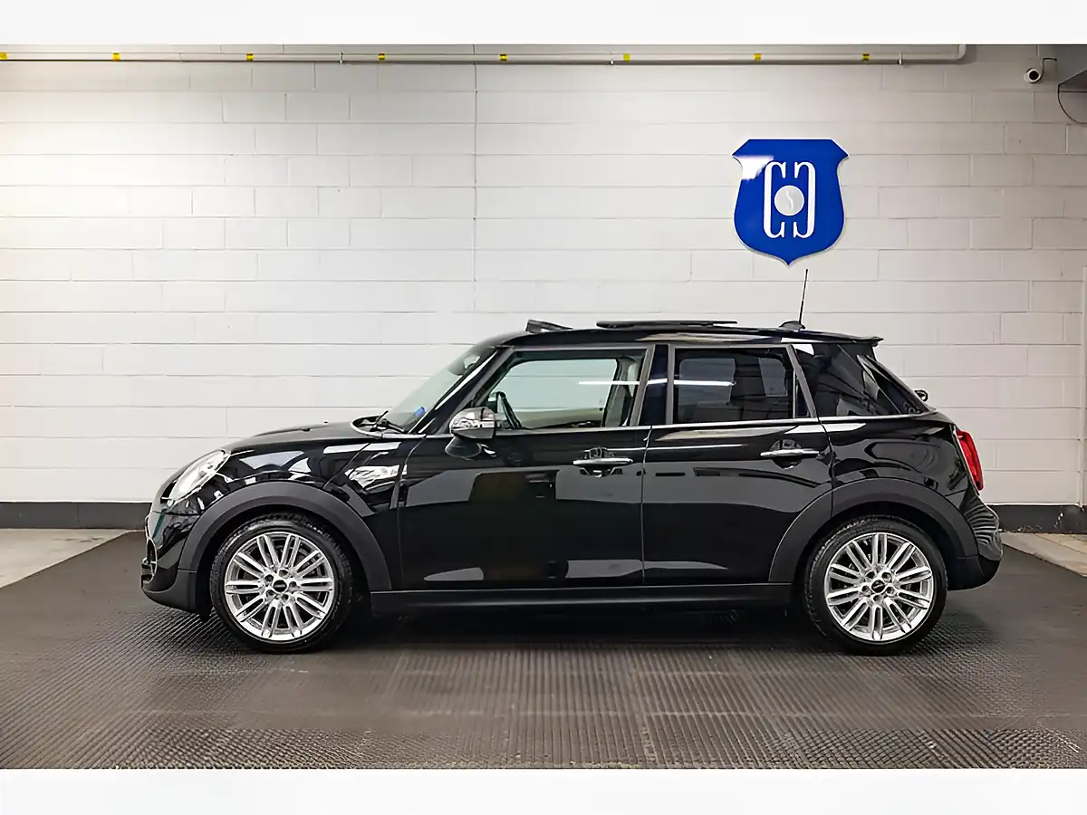 Used 2016 MINI Hatch Cooper S Midnight Black Metallic - Interior and Exterior details 4