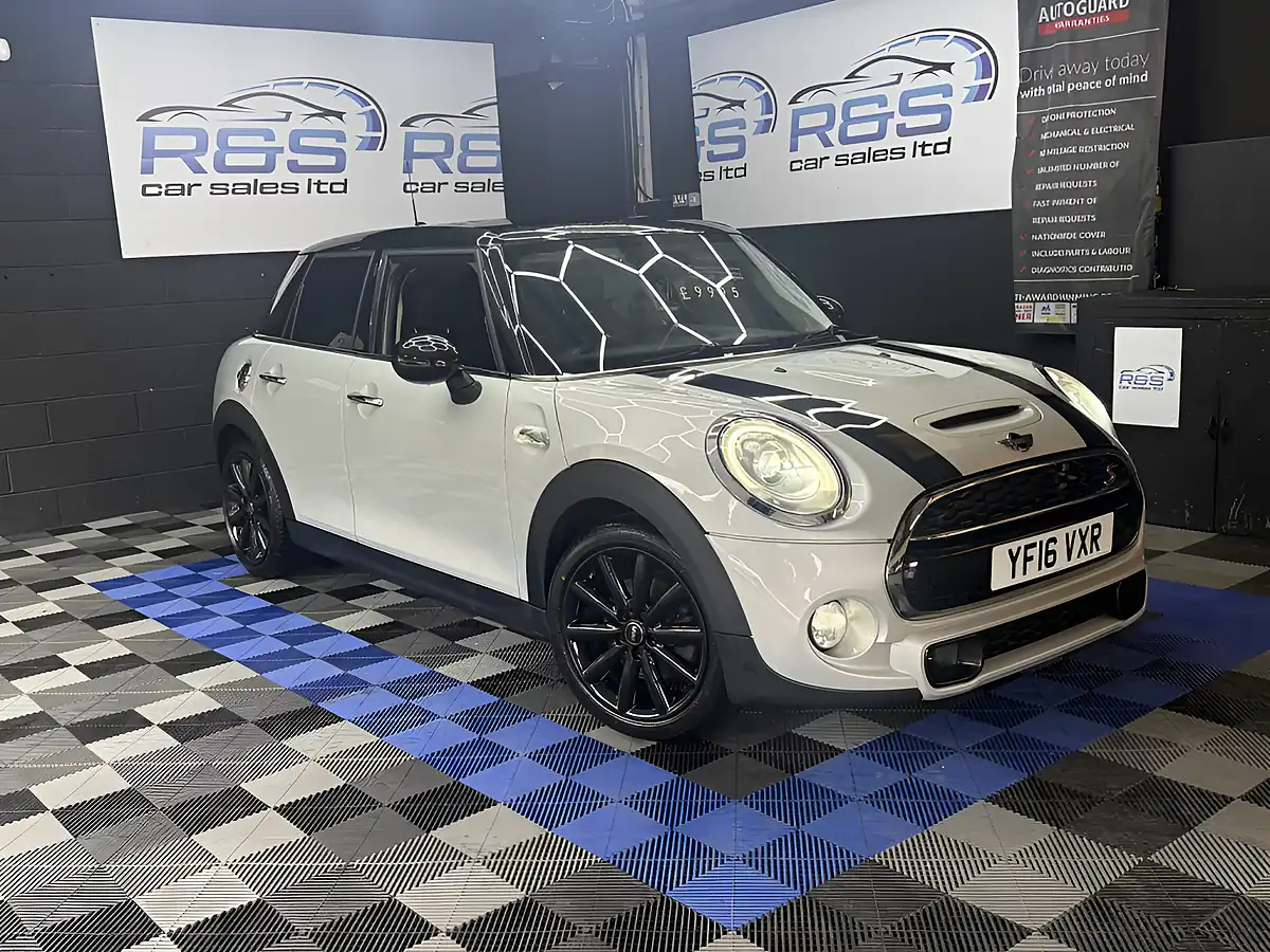 Used 2016 MINI Hatch Cooper S Silver - Front View