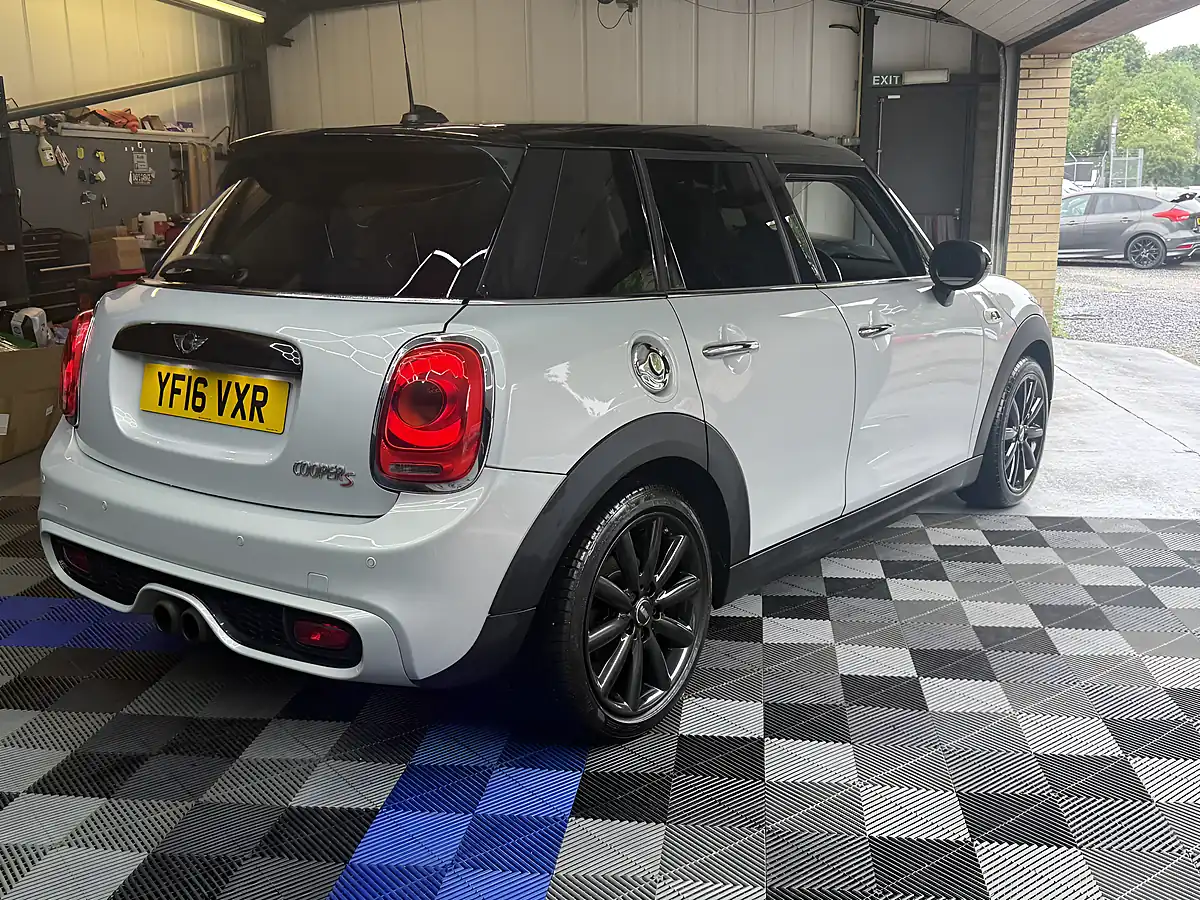 Used 2016 MINI Hatch Cooper S Silver - Interior and Exterior details 10