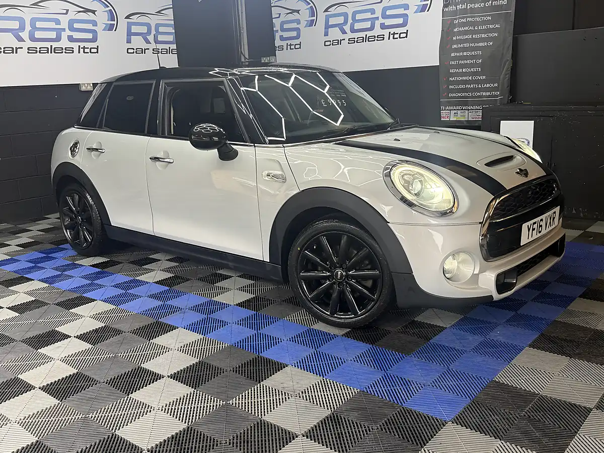 Used 2016 MINI Hatch Cooper S Silver - Interior and Exterior details 2
