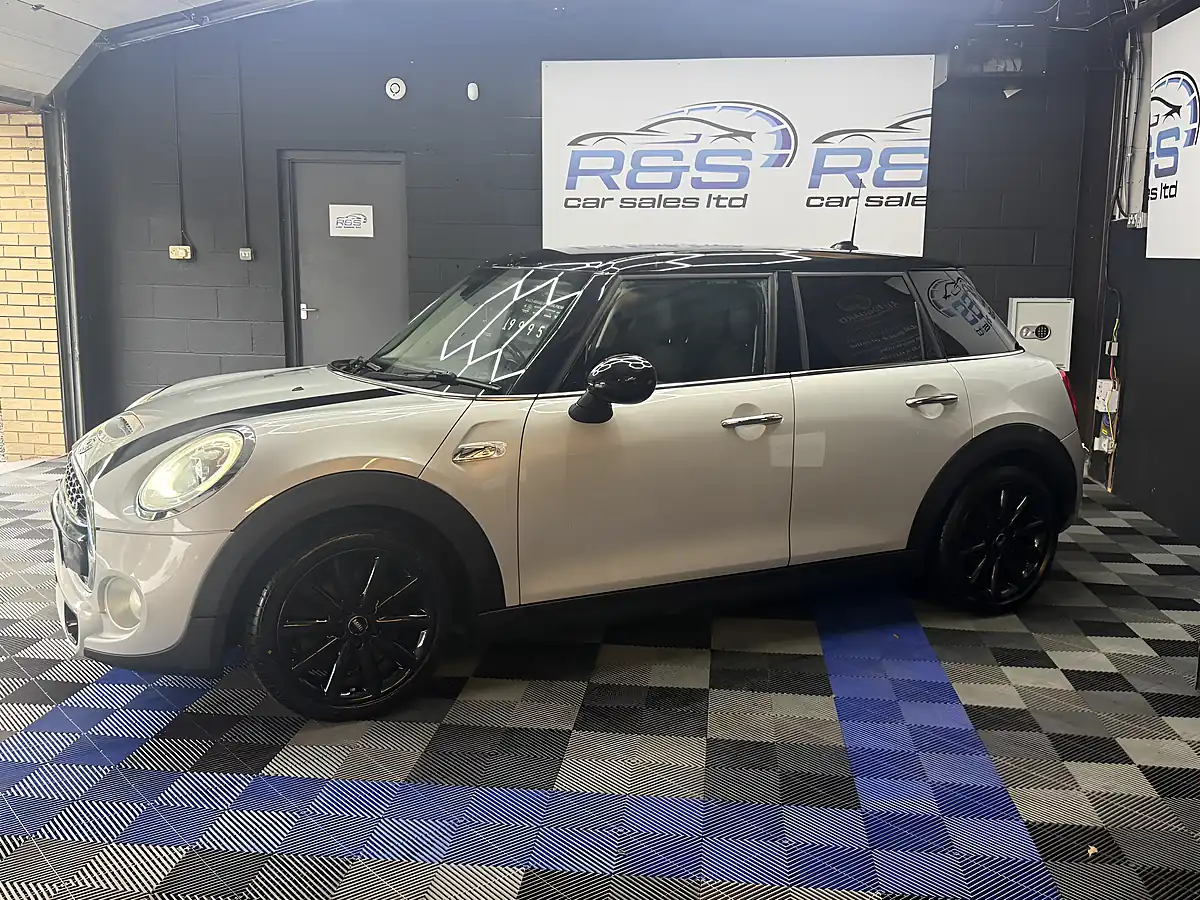 Used 2016 MINI Hatch Cooper S Silver - Interior and Exterior details 4