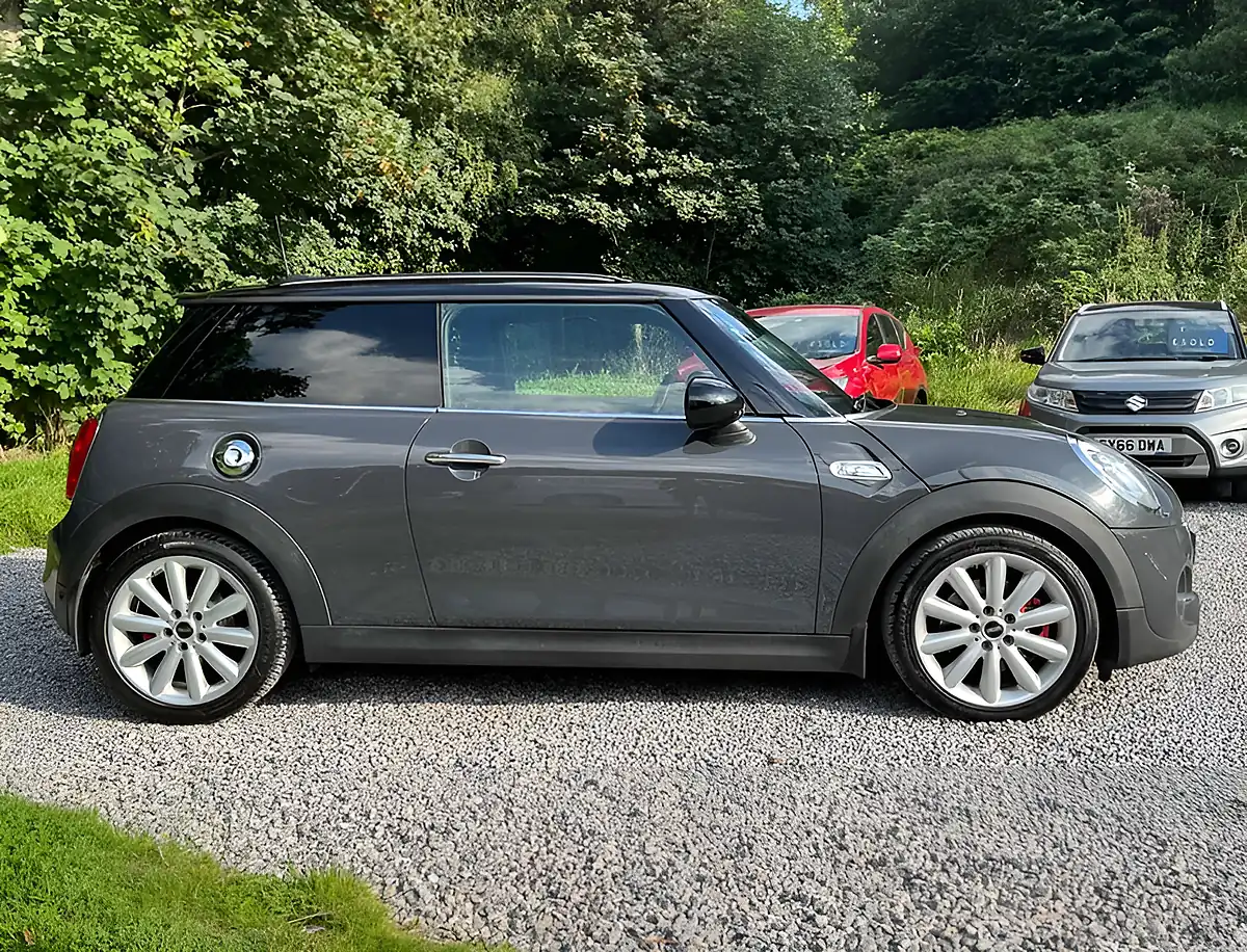 Used 2016 MINI Hatch Cooper S Thunder Grey - Interior and Exterior details 2